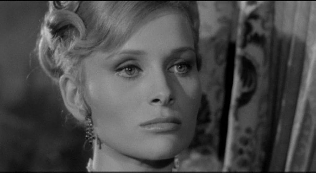 Erika Blanc en Lady Morgan's Vengeance