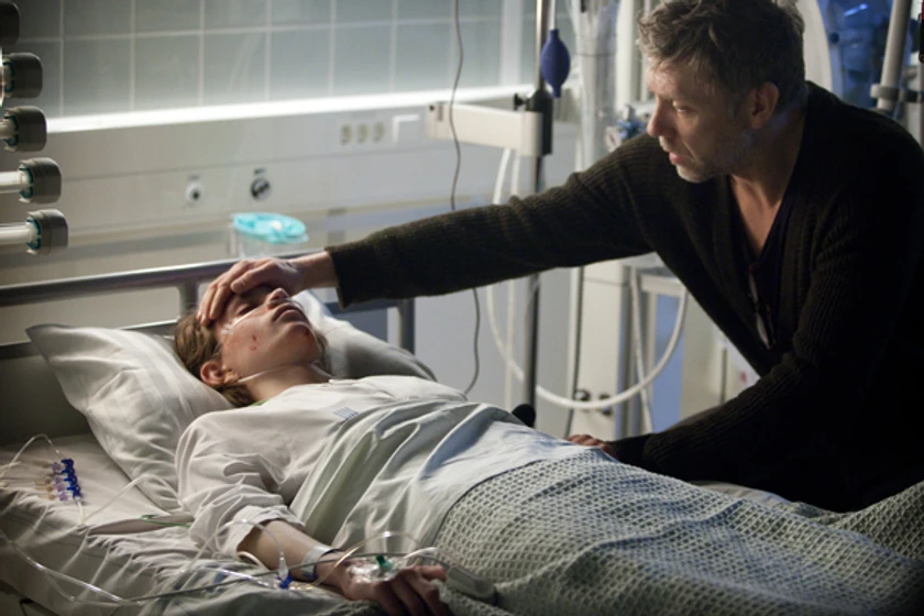 Mikael Persbrandt en el-hipnotista