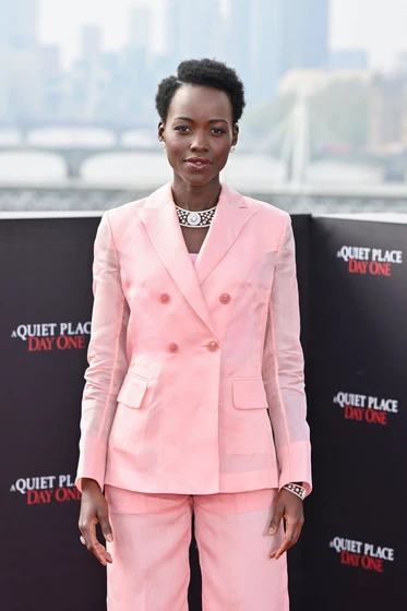 Lupita Nyong'o en un-lugar-tranquilo-dia-uno (Mayo 2024)