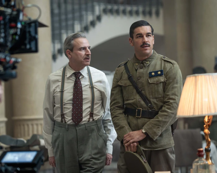 Alberto San Juan y Mario Casas en la-cena-2025 (Rodaje)