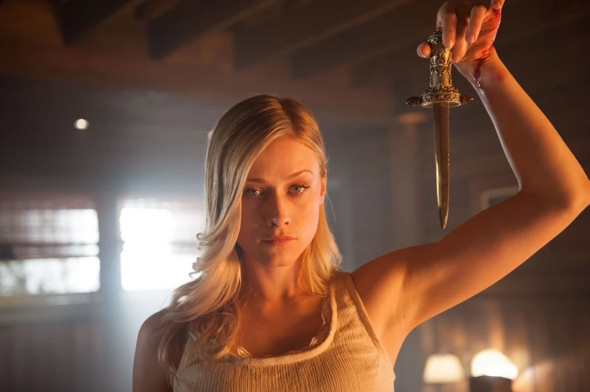 Olivia Taylor Dudley en exorcismo-en-el-vaticano