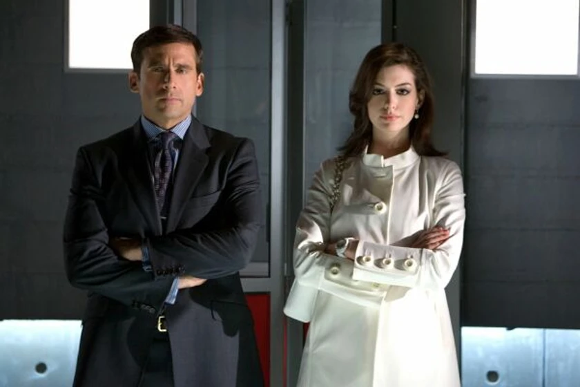 Anne Hathaway y Steve Carell en superagente-86-de-pelicula