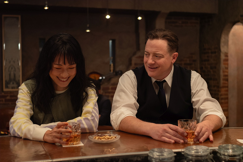 Brendan Fraser y Mari Yamamoto en Rental Family