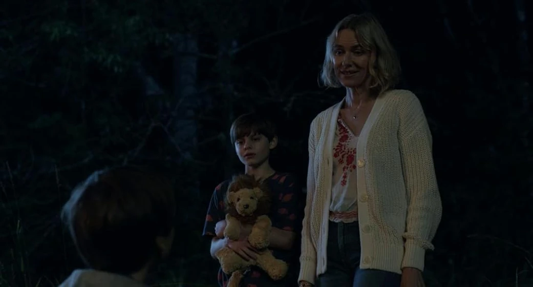 Naomi Watts y Nicholas Crovetti en buenas-noches-mama