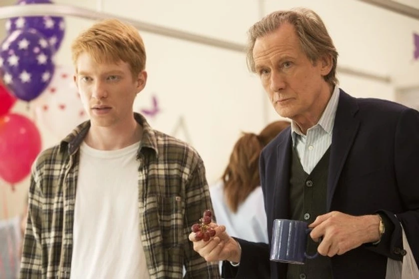 Bill Nighy y Domhnall Gleeson en una-cuestion-de-tiempo