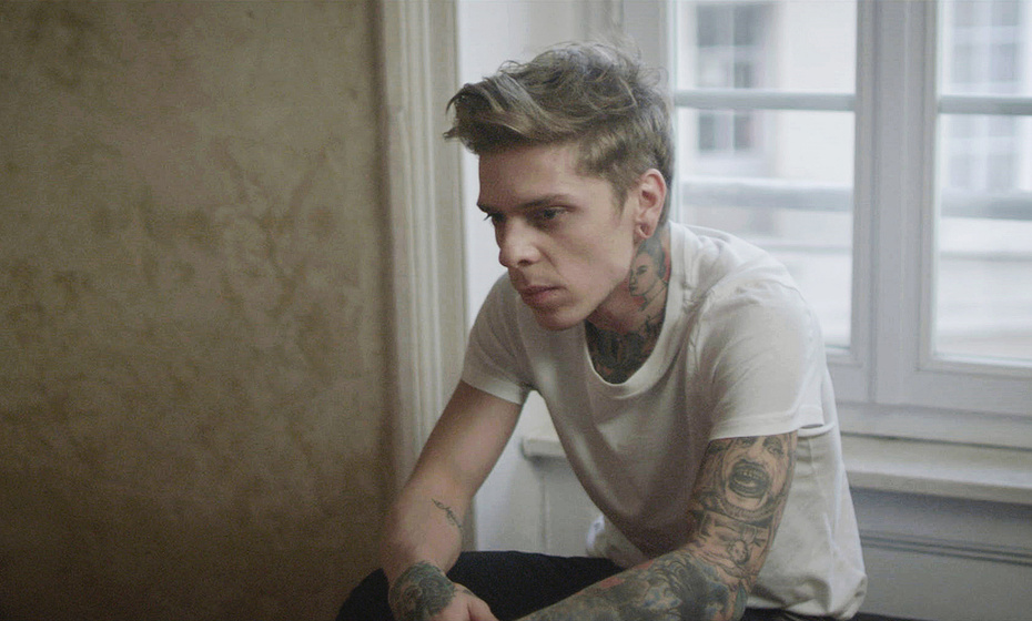 Julien Krug en Intenta Morir Joven