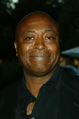 picture of actor Roger Aaron Brown