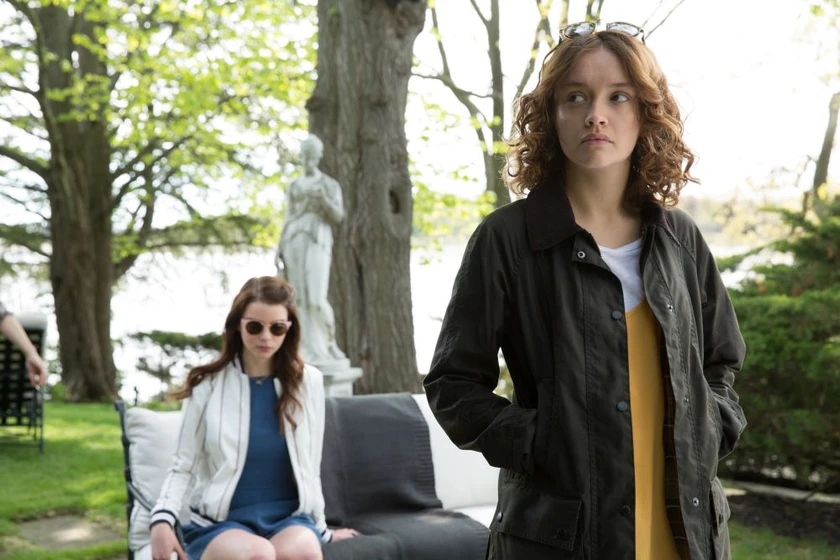 Olivia Cooke y Anya Taylor-Joy en purasangre