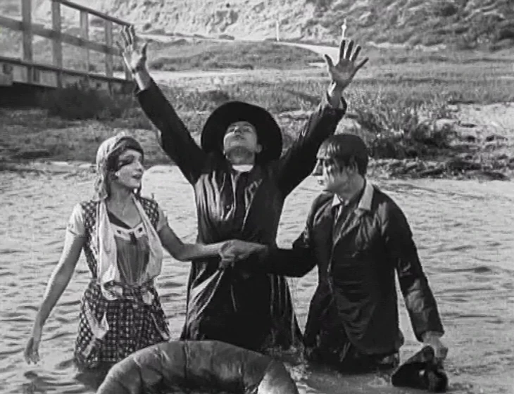 Buster Keaton y Sybil Seely en el-espantapajaros-786ac34d-1c4a-484d-b259-5a453c338593