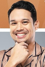 picture of actor Marc Acueza