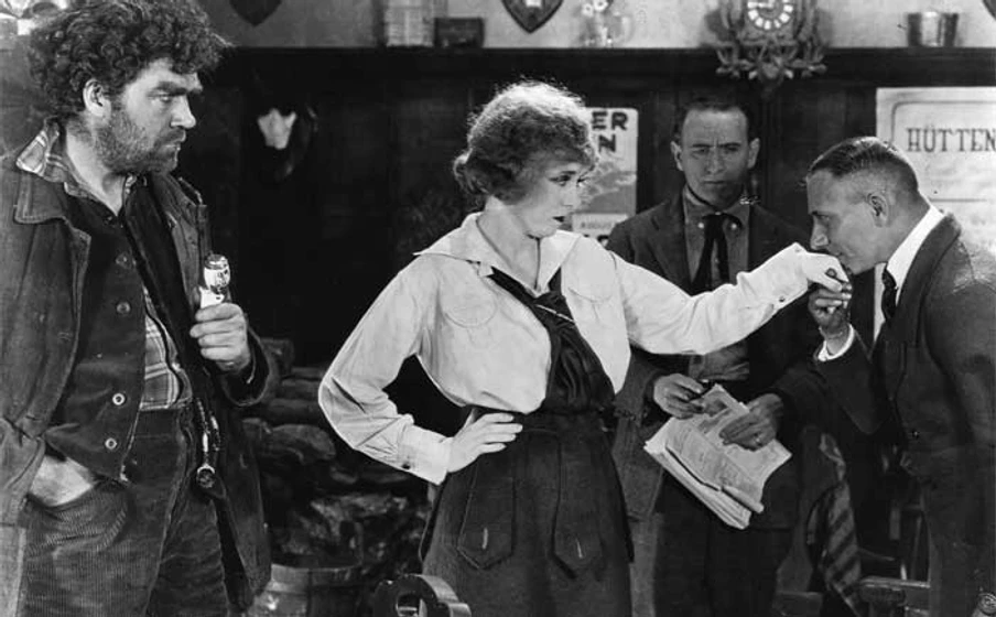 Erich von Stroheim, Gibson Gowland y Francelia Billington en corazon-olvidado