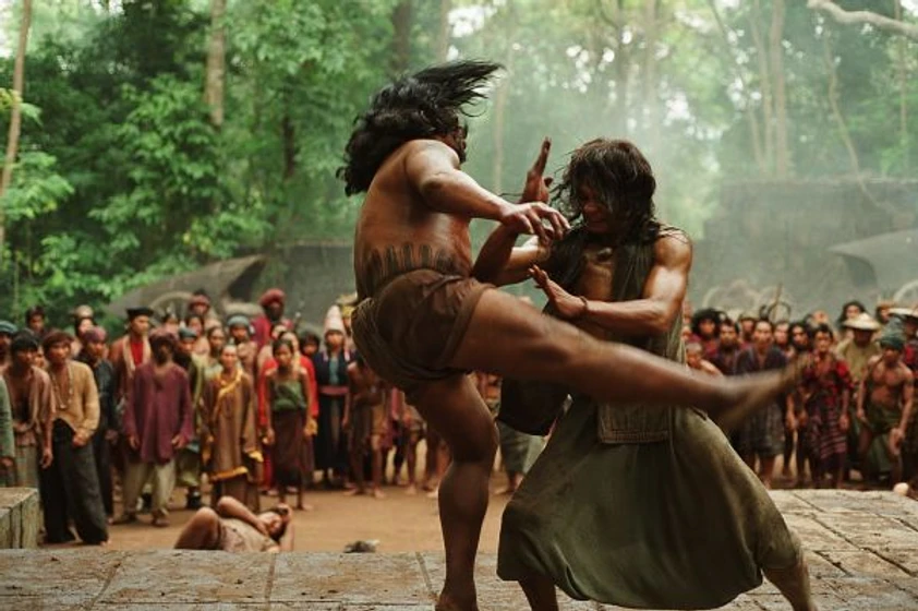 Tony Jaa en ong-bak-2-la-leyenda-del-rey-elefante