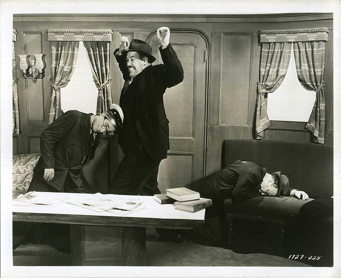 Harold Lloyd y Jack 'Tiny' Lipson en Professor Beware