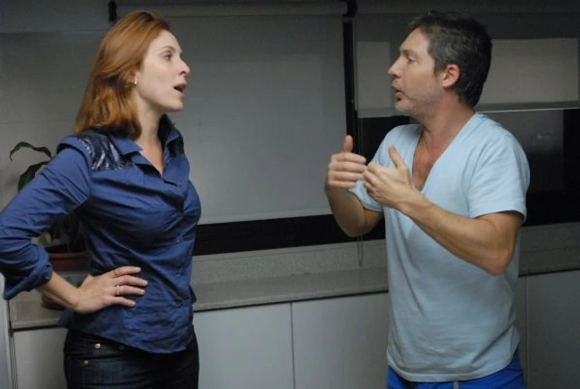 Adrián Suar y Carla Peterson en dos-mas-dos