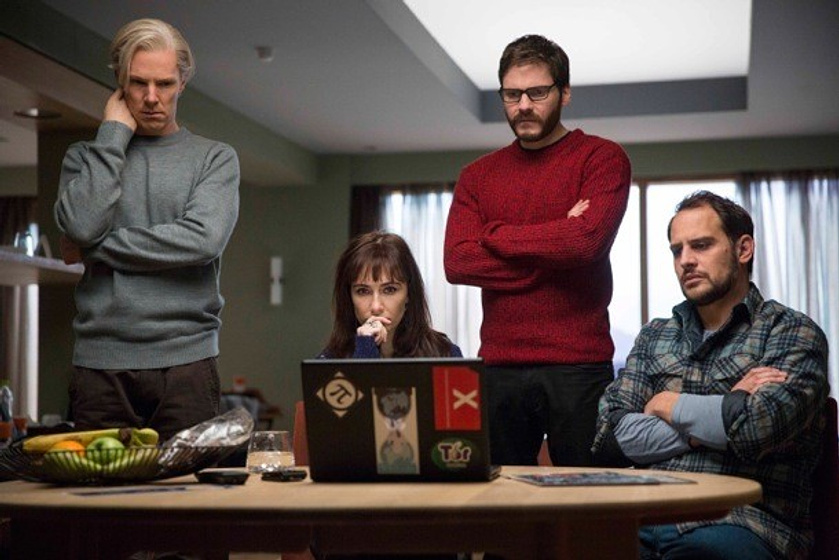 Moritz Bleibtreu, Daniel Brühl, Carice van Houten y Benedict Cumberbatch en El Quinto Poder