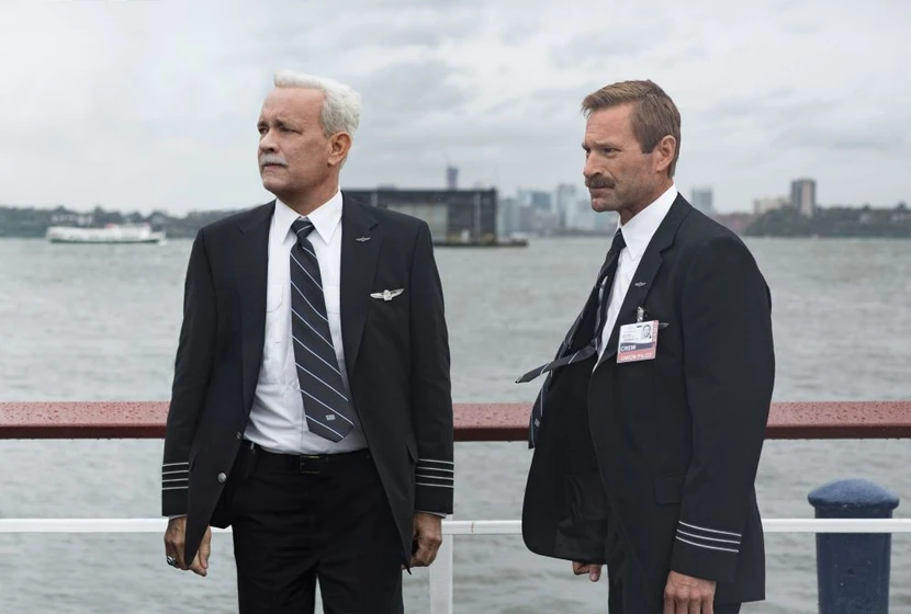 Tom Hanks y Aaron Eckhart en sully