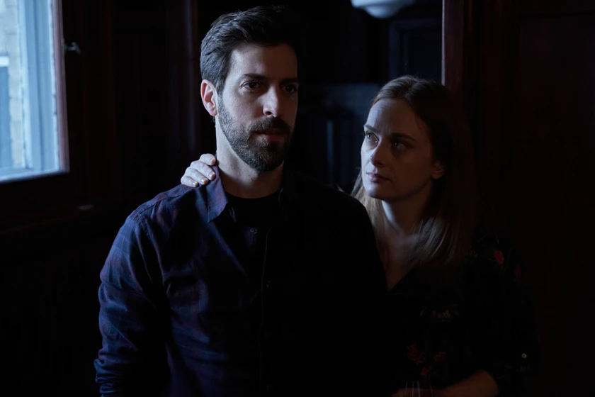 David Reale y Hillary Baack en close-to-you