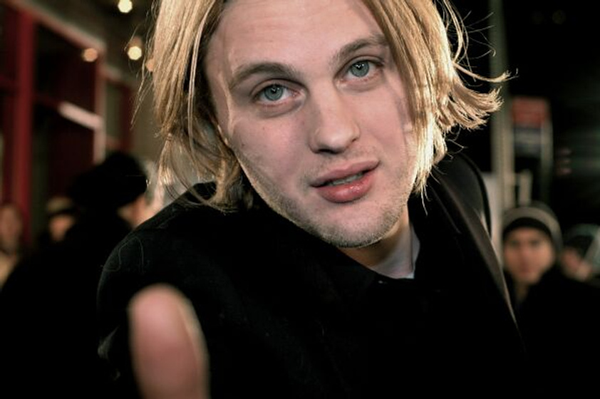 Michael Pitt en Delirious