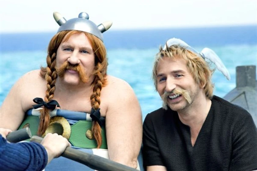 Gerard Depardieu y Edouard Baer en asterix-y-obelix-al-servicio-de-su-majestad