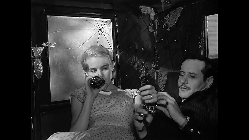 Eli Wallach y Carroll Baker en Baby Doll