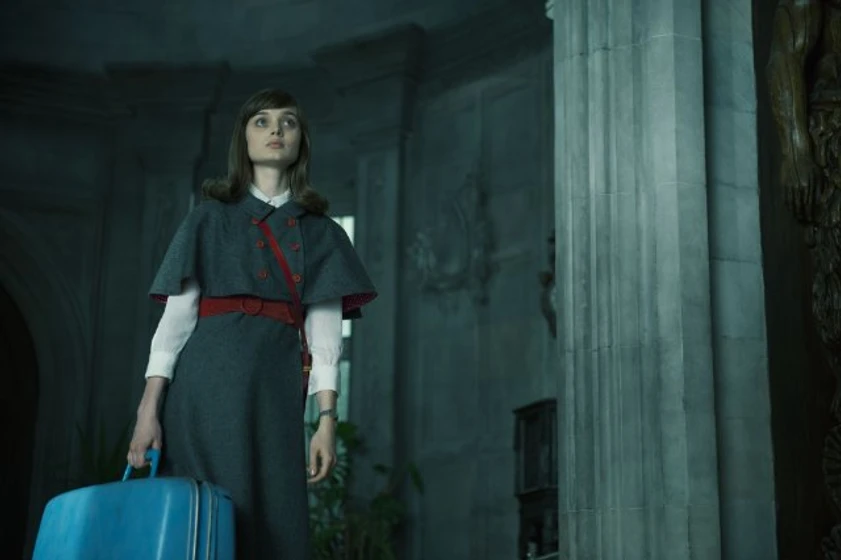 Bella Heathcote en Sombras tenebrosas