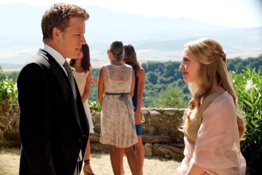 Amanda Seyfried y Christopher Egan en cartas-a-julieta