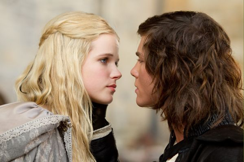 Logan Lerman y Gabriella Wilde en Los Tres Mosqueteros