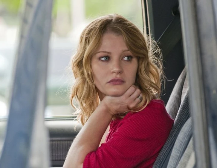 Emilie de Ravin en recuerdame