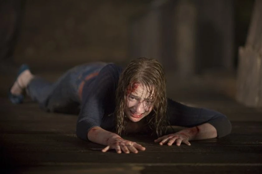 Kristen Connolly en la-cabana-en-el-bosque