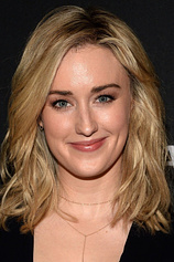 picture of actor Ashley Johnson