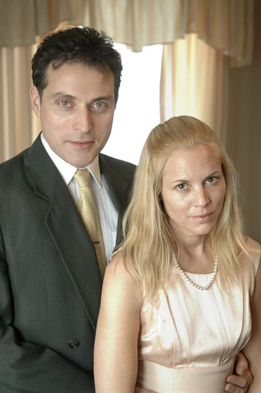 Maria Bello y Rufus Sewell en Downloading Nancy