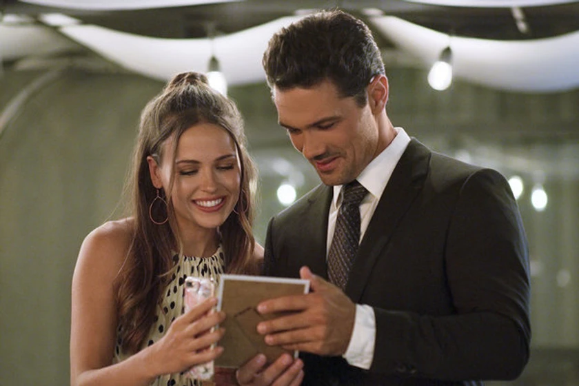 Jocelyn Hudon y Ryan Paevey en la-novia-de-mi-mejor-amigo