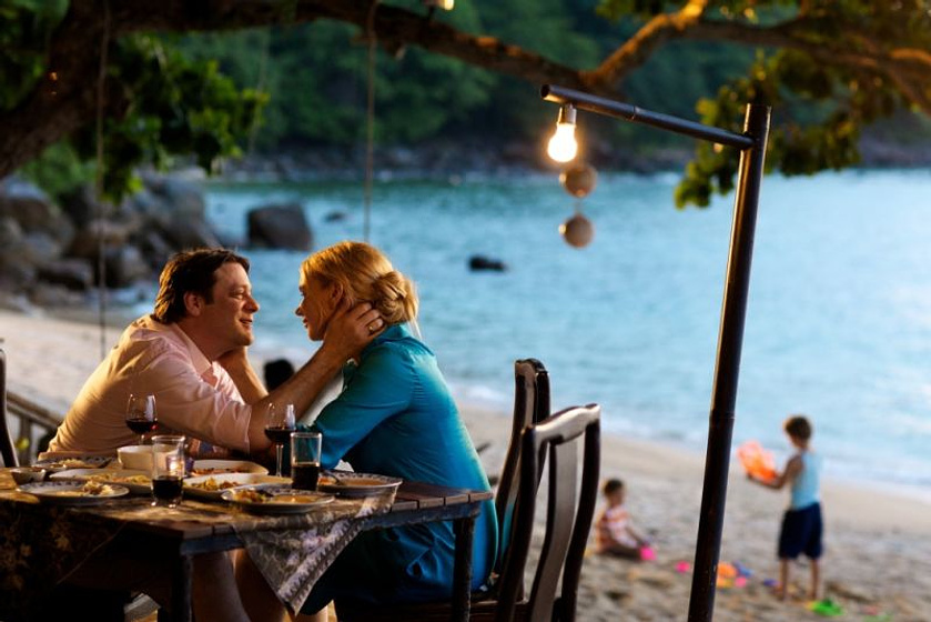 Veronica Ferres y Roeland Wiesnekker en Tsunami: Más allá de la tragedia