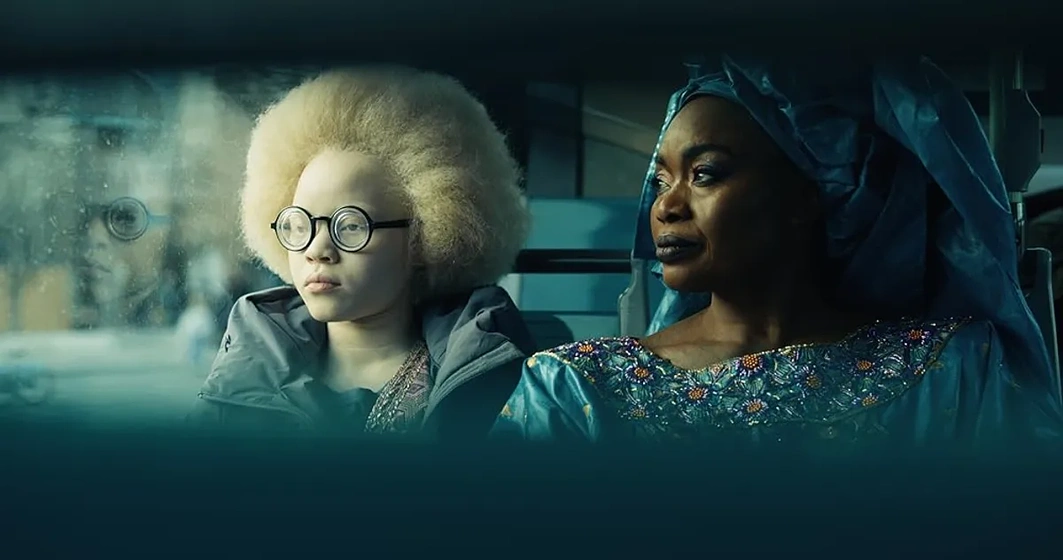 Oumou Sangare y Sania Halifa en hawa