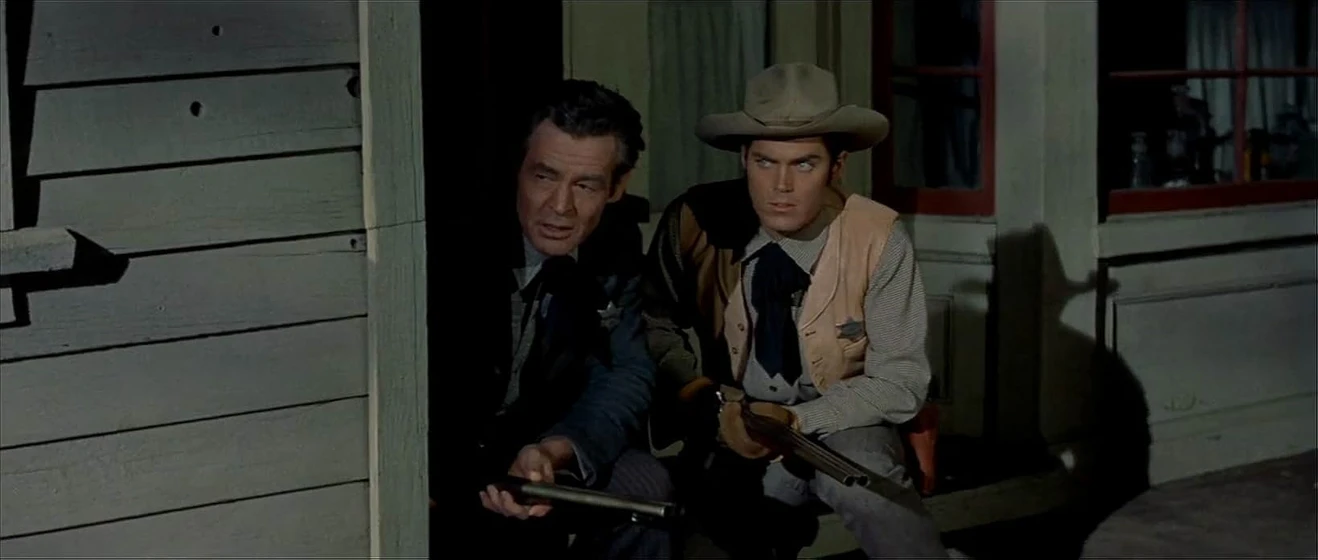 Jeffrey Hunter y Robert Ryan en tierra-de-violencia