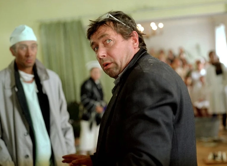 Janusz Gajos y Krzysztof Wakuliński en huida-del-cine-libertad