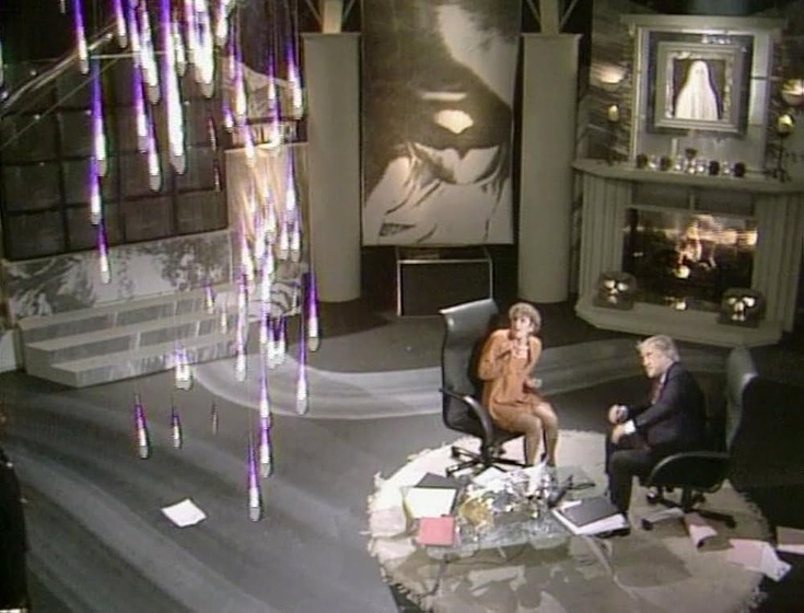 Michael Parkinson y Gillian Bevan en Ghostwatch