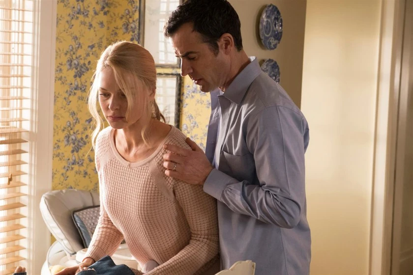 Justin Theroux y Rebecca Ferguson en la-chica-del-tren-2016