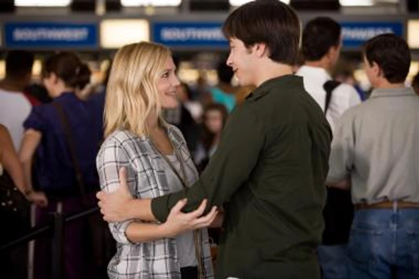 Drew Barrymore y Justin Long en salvando-las-distancias
