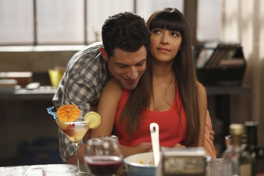 Max Greenfield y Hannah Simone en New Girl