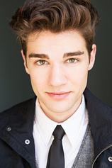 picture of actor Zach Zagoria