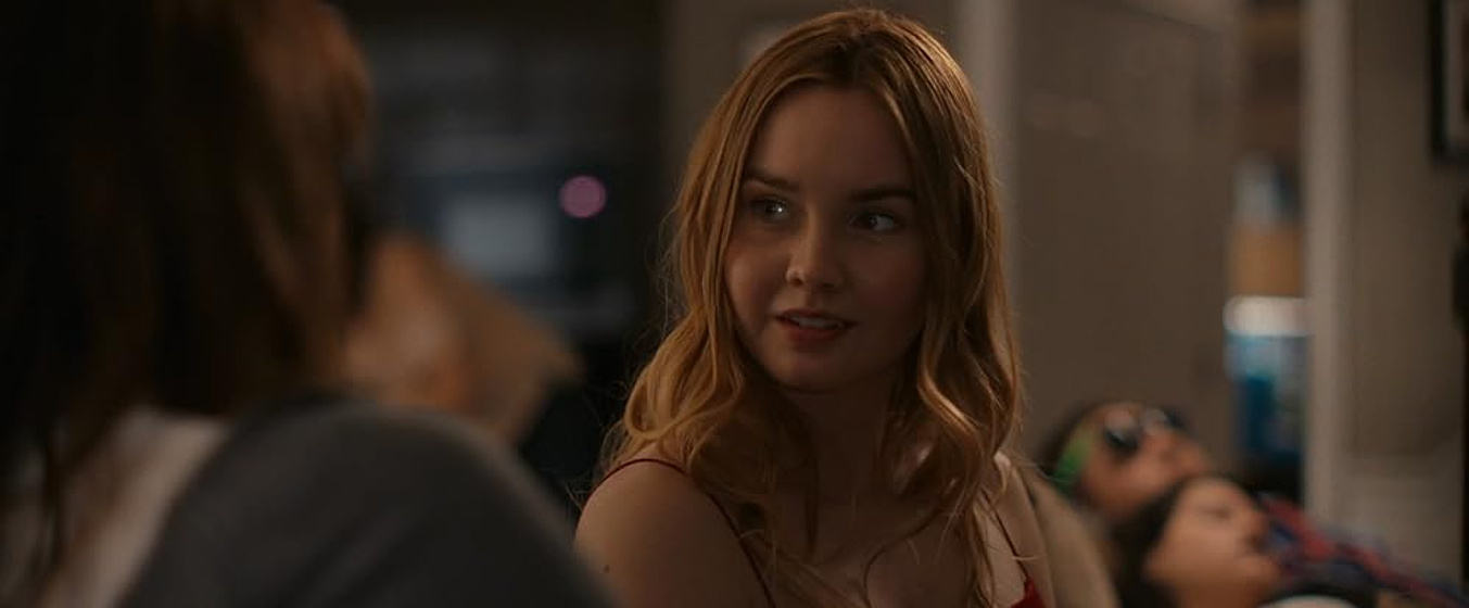 Liana Liberato en banana-split