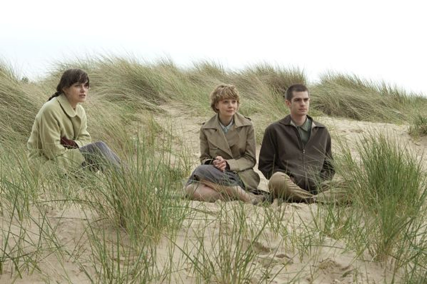 Keira Knightley, Carey Mulligan y Andrew Garfield en Nunca me Abandones