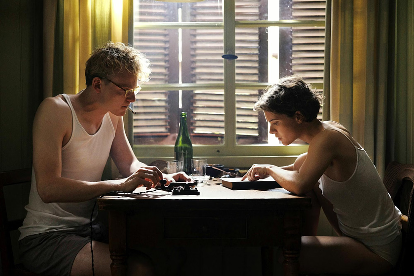 Liv Lisa Fries y Johannes Hegemann en From Hilde with Love