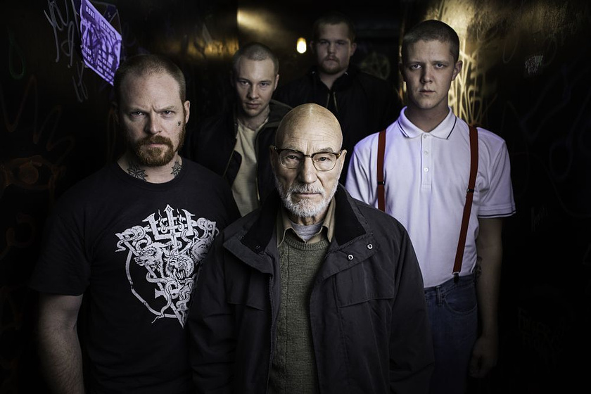 Kai Lennox, Patrick Stewart, Mark Webber, Brent Werzner, Samuel Summer y Colton Ruscheinsky en Green Room