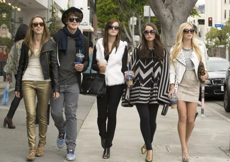 Emma Watson, Israel Broussard, Taissa Farmiga, Katie Chang y Claire Julien en The Bling Ring