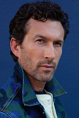 photo of person Aaron Lazar