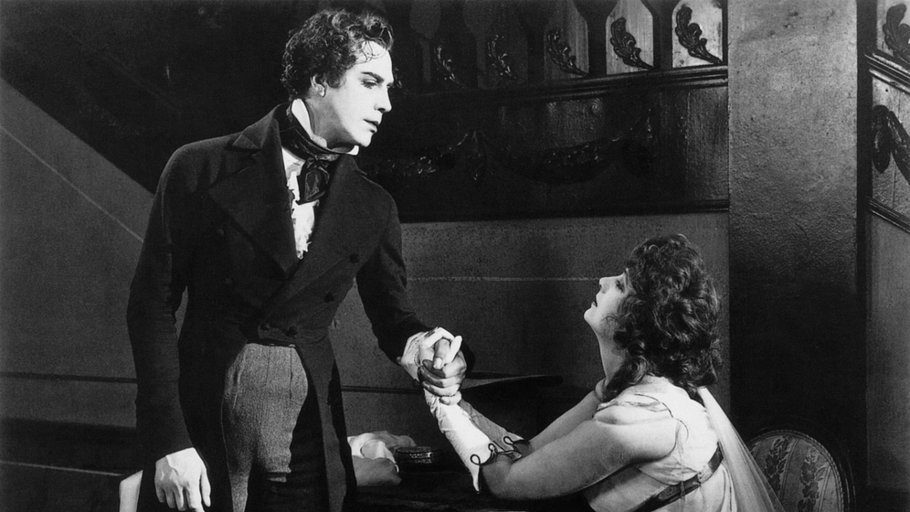 Greta Garbo y Lars Hanson en La Saga de Gösta Berling