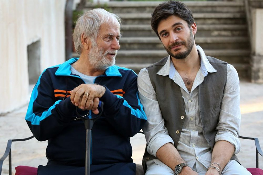 Luigi Diberti y Lino Guanciale en Una Casa, la familia y un milagro