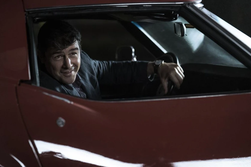 Kyle Chandler en noche-de-juegos